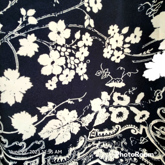 Short Sleeve VNeck Blouse Full Button Front Quality Fabric Heavyweight Rayon - Picture 4 of 7